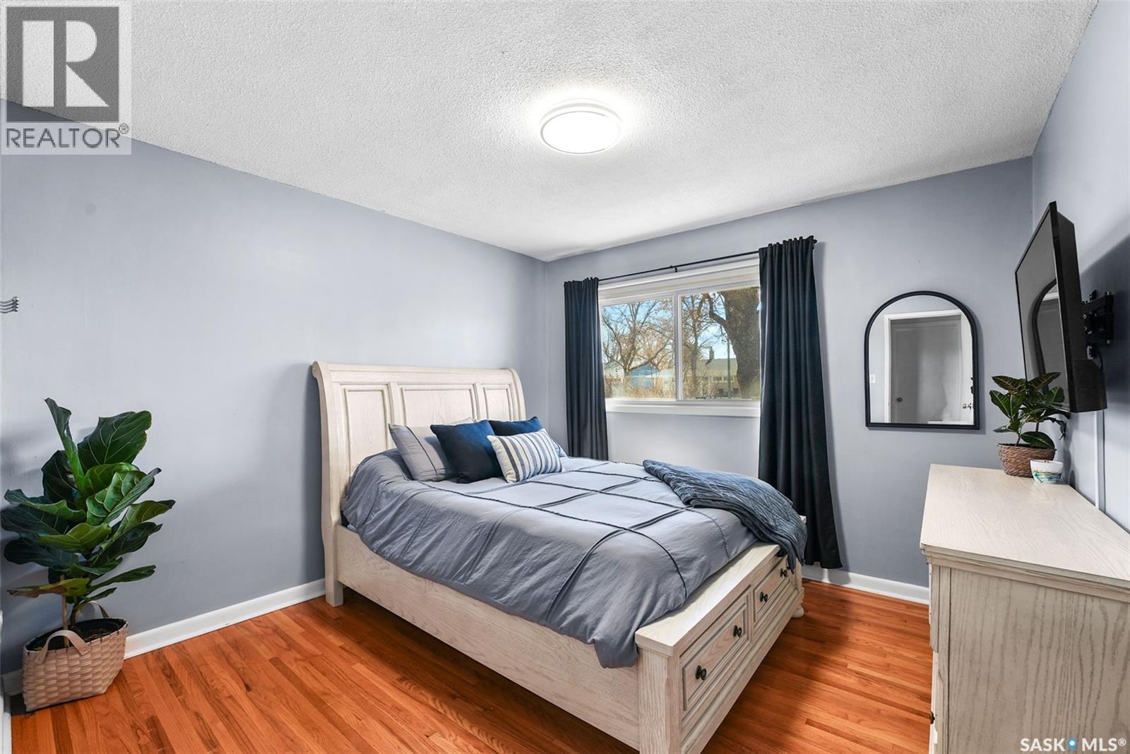 716 18Th Avenue E, Regina, SK - Indoor Photo Showing Bedroom