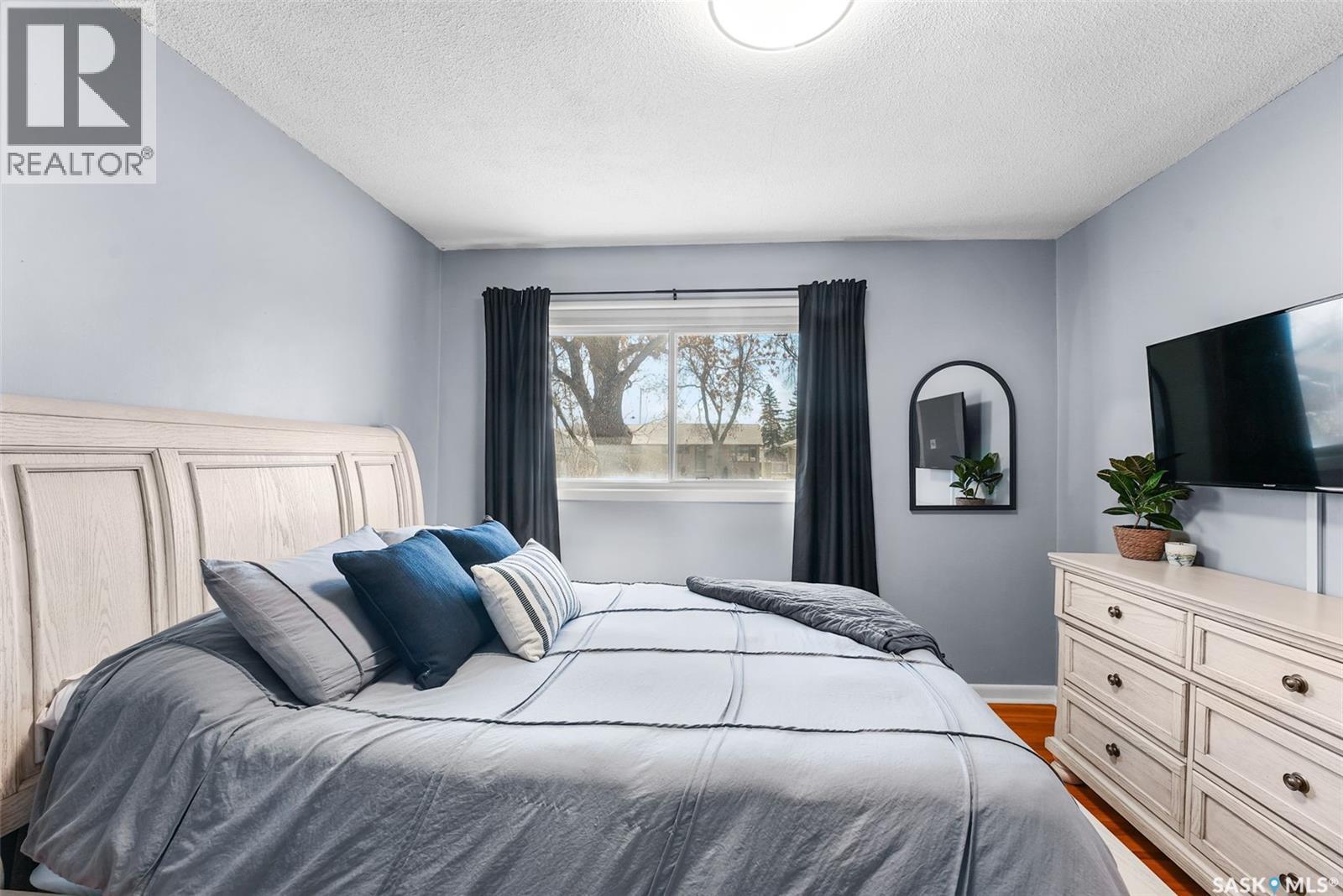 716 18Th Avenue E, Regina, SK - Indoor Photo Showing Bedroom