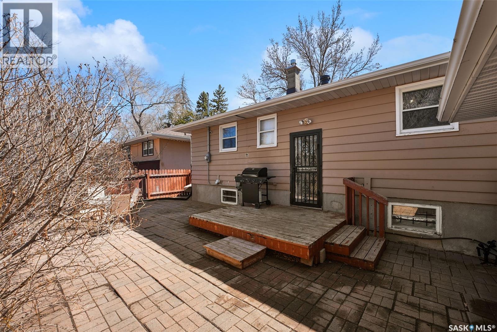 716 18Th Avenue E, Regina, SK - Outdoor With Deck Patio Veranda With Exterior