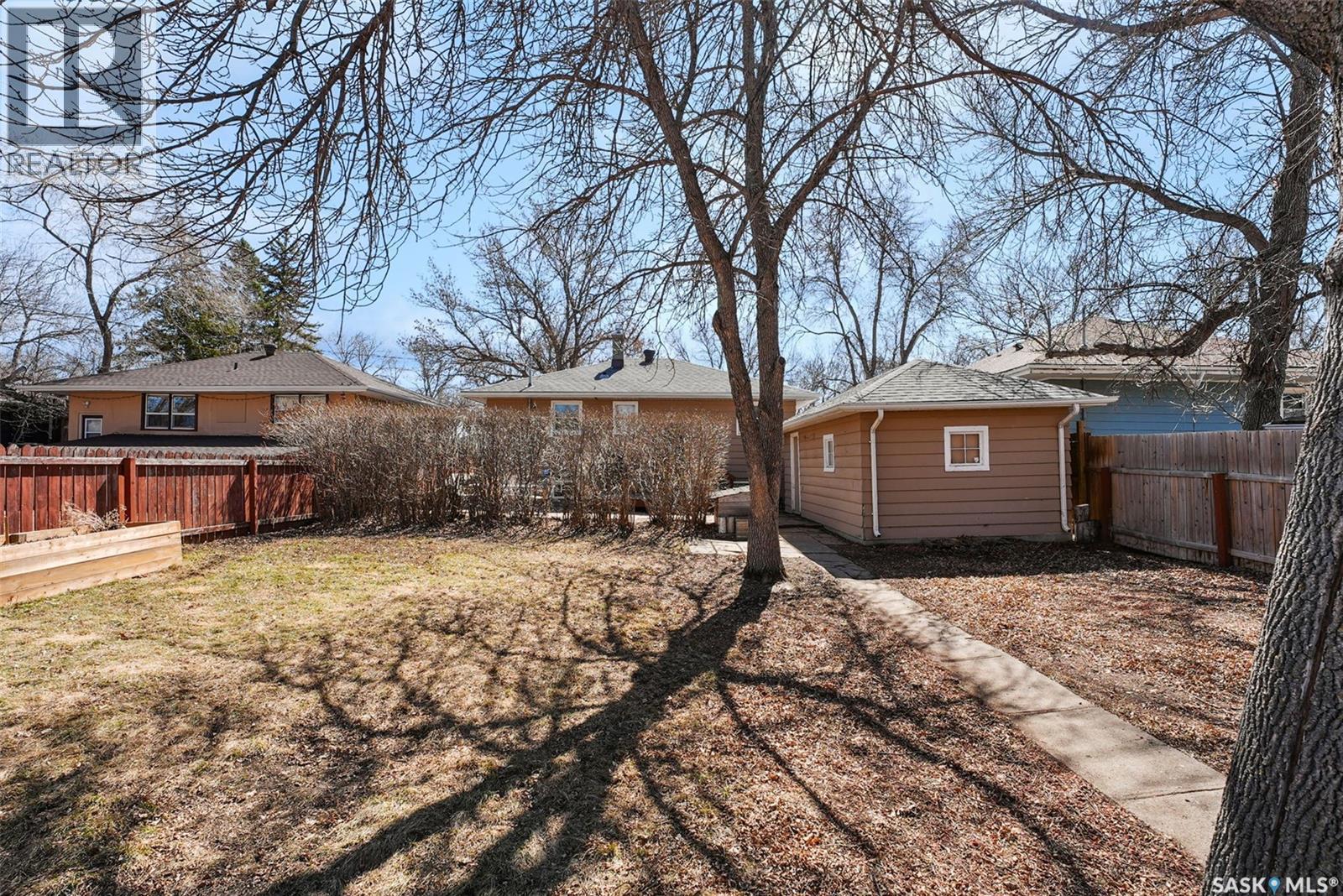 716 18Th Avenue E, Regina, SK - Outdoor