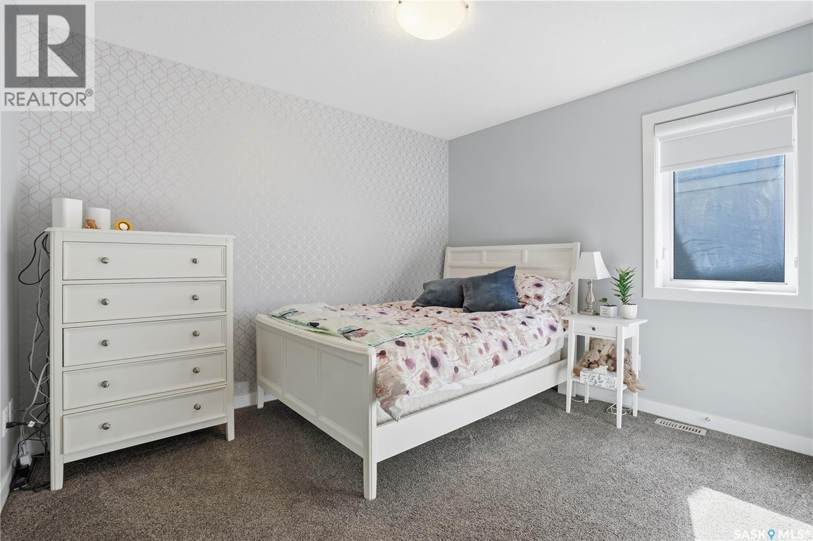 313 Prairie View Drive, Regina, SK - Indoor Photo Showing Bedroom