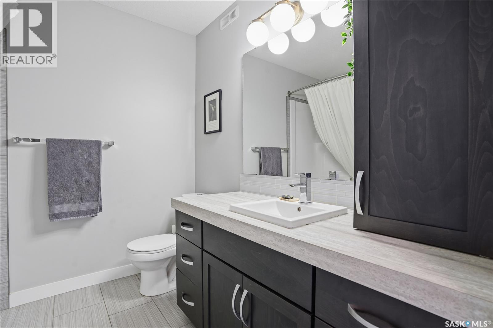 313 Prairie View Drive, Regina, SK - Indoor Photo Showing Bathroom