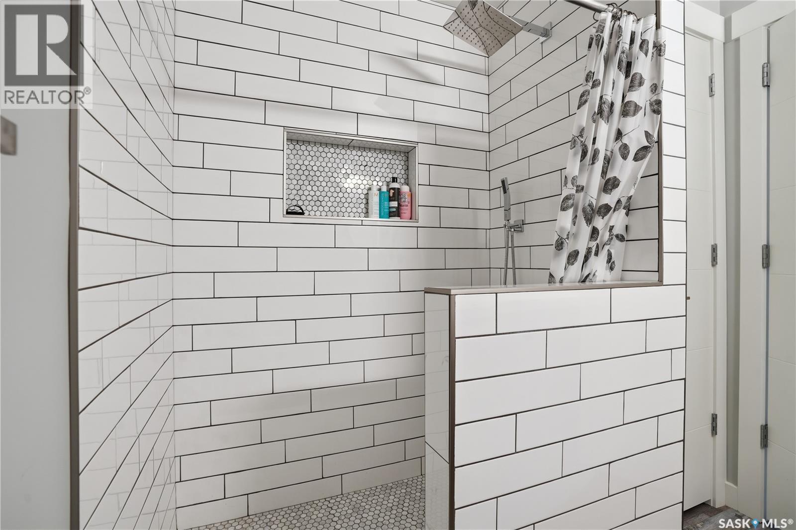 313 Prairie View Drive, Regina, SK - Indoor Photo Showing Other Room