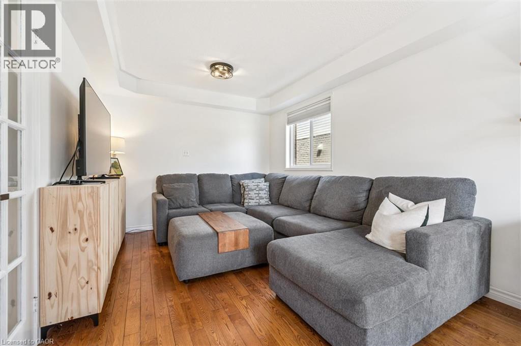 304 Daniel Crescent, Elora, ON - Indoor Photo Showing Living Room