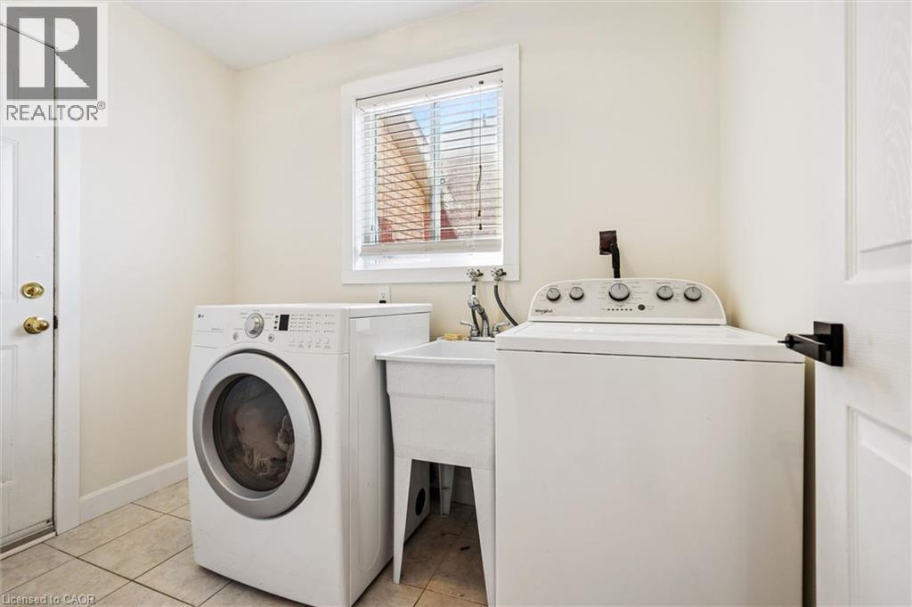 304 Daniel Crescent, Elora, ON - Indoor Photo Showing Laundry Room