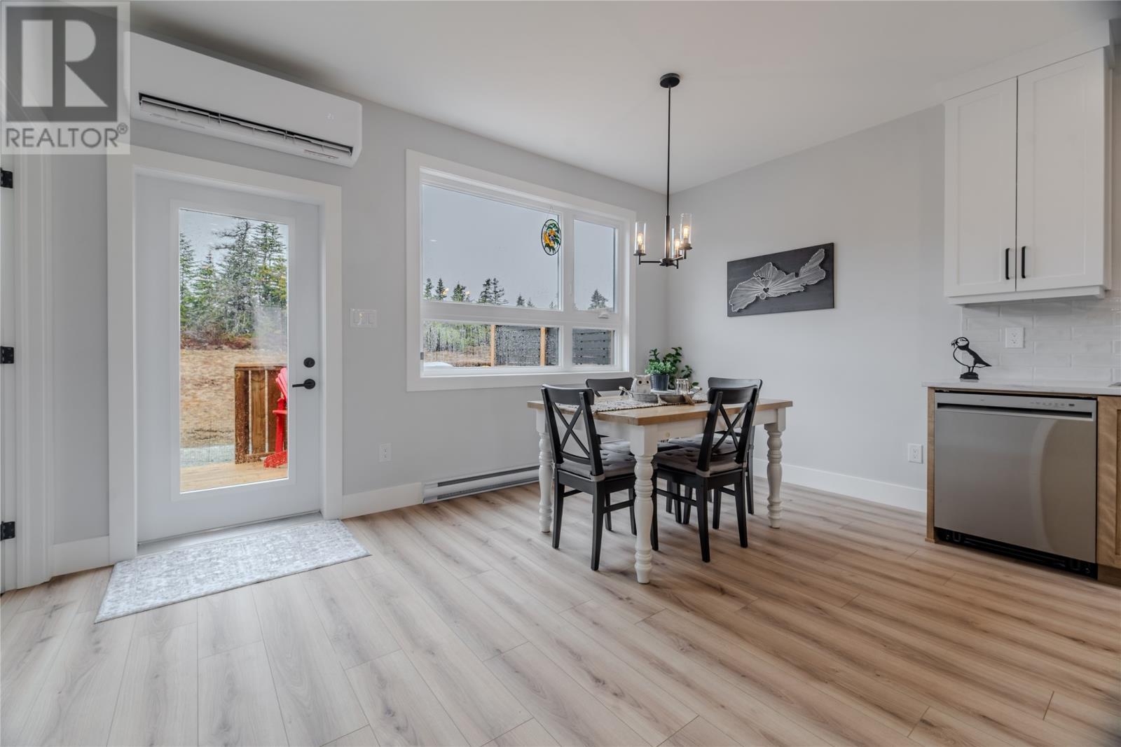24 Donegal Run, St. John'S, NL - Indoor Photo Showing Dining Room