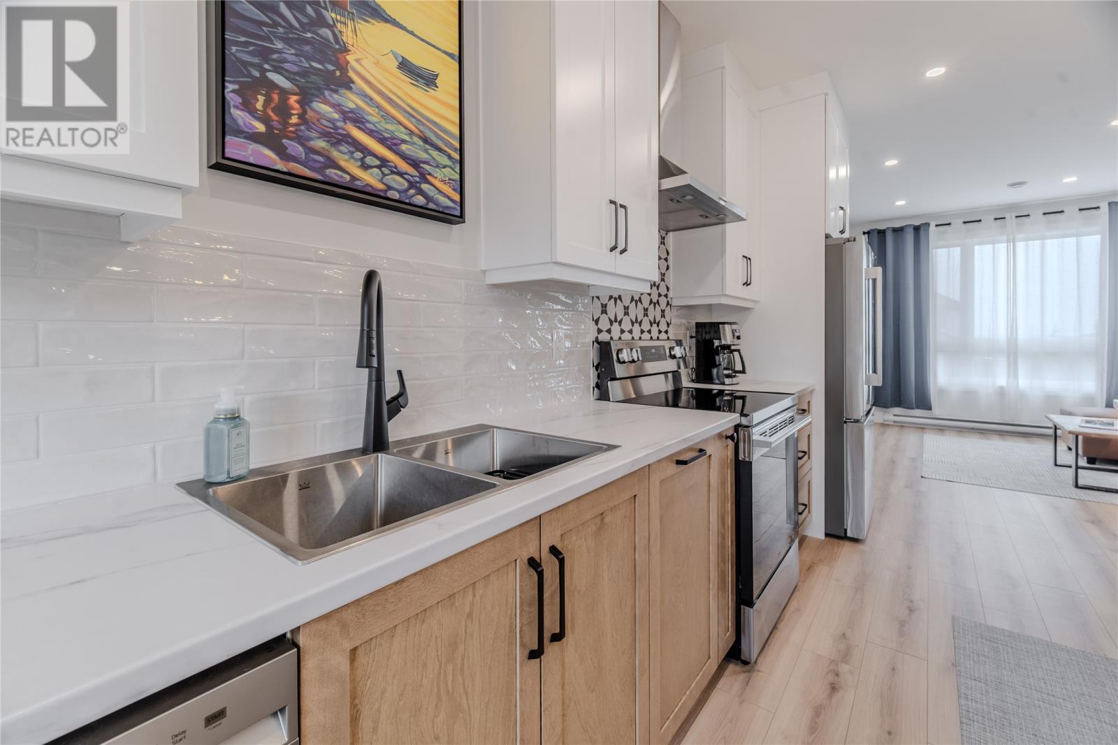 24 Donegal Run, St. John'S, NL - Indoor Photo Showing Kitchen With Double Sink With Upgraded Kitchen