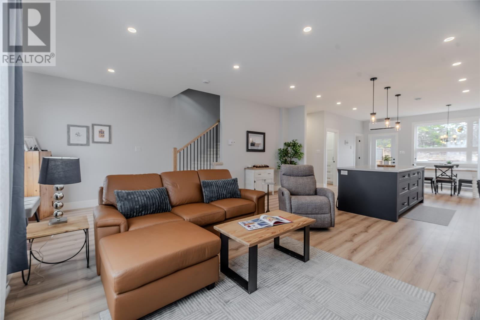 24 Donegal Run, St. John'S, NL - Indoor Photo Showing Living Room