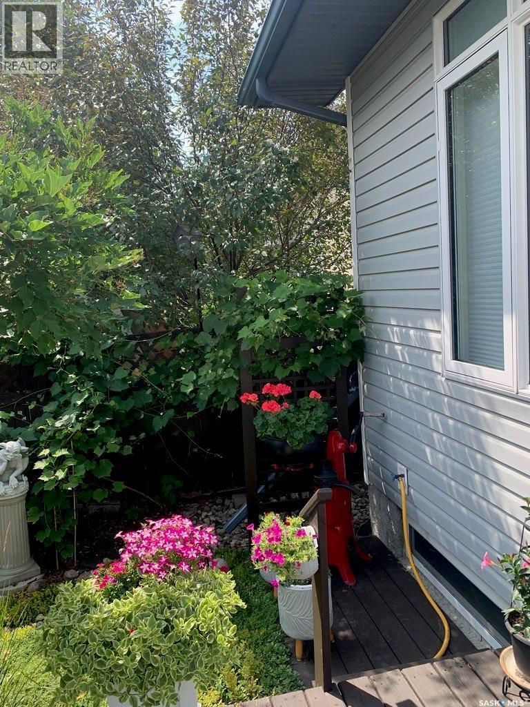 1655 Wingert Drive, Regina, SK - Outdoor