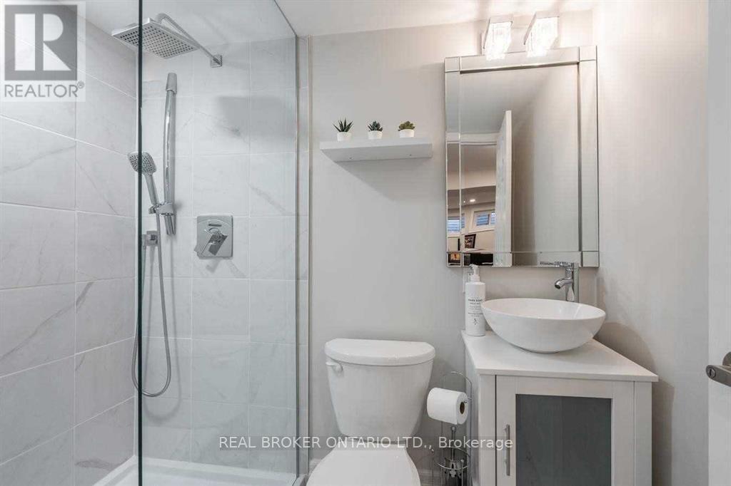 2 Core Crescent, Brampton, ON - Indoor Photo Showing Bathroom