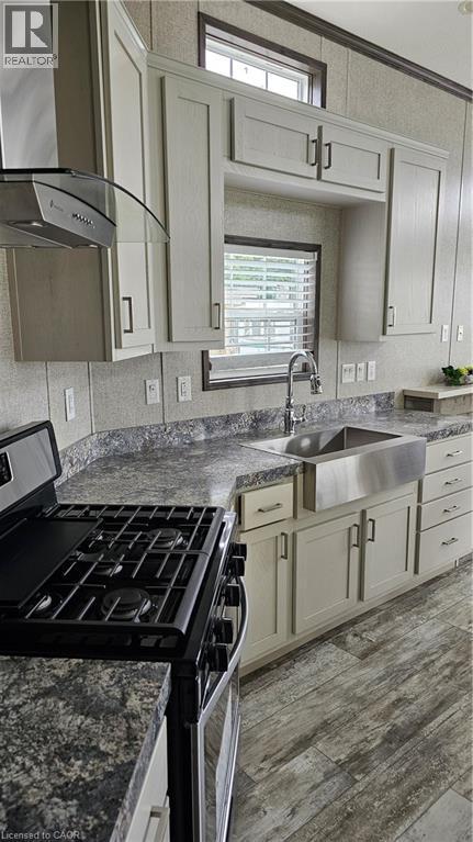 274 Front Road Unit# 51, St. Williams, ON - Indoor Photo Showing Kitchen With Upgraded Kitchen