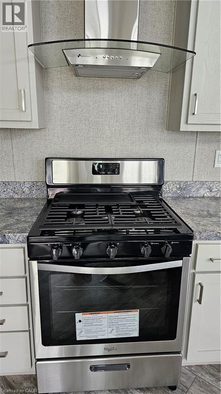 274 Front Road Unit# 51, St. Williams, ON - Indoor Photo Showing Kitchen With Stainless Steel Kitchen With Upgraded Kitchen