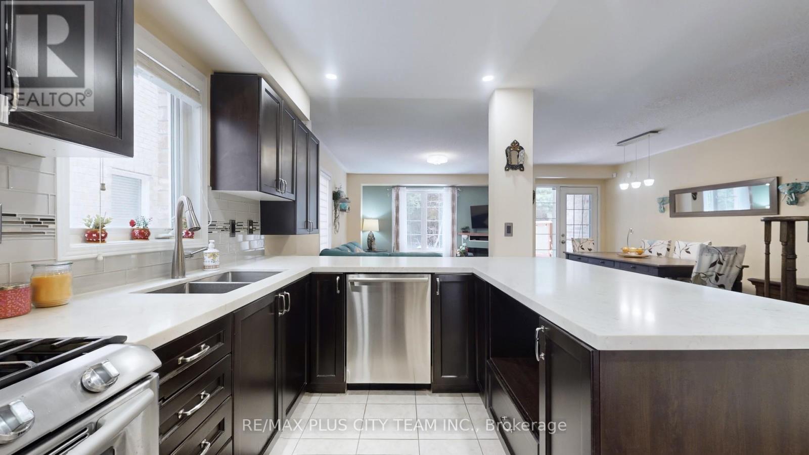 16 Edison Way, Whitby, ON - Indoor Photo Showing Kitchen With Double Sink