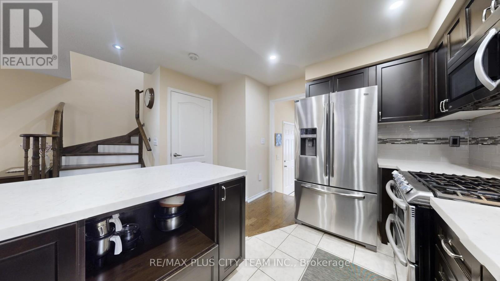 16 Edison Way, Whitby, ON - Indoor Photo Showing Kitchen With Stainless Steel Kitchen