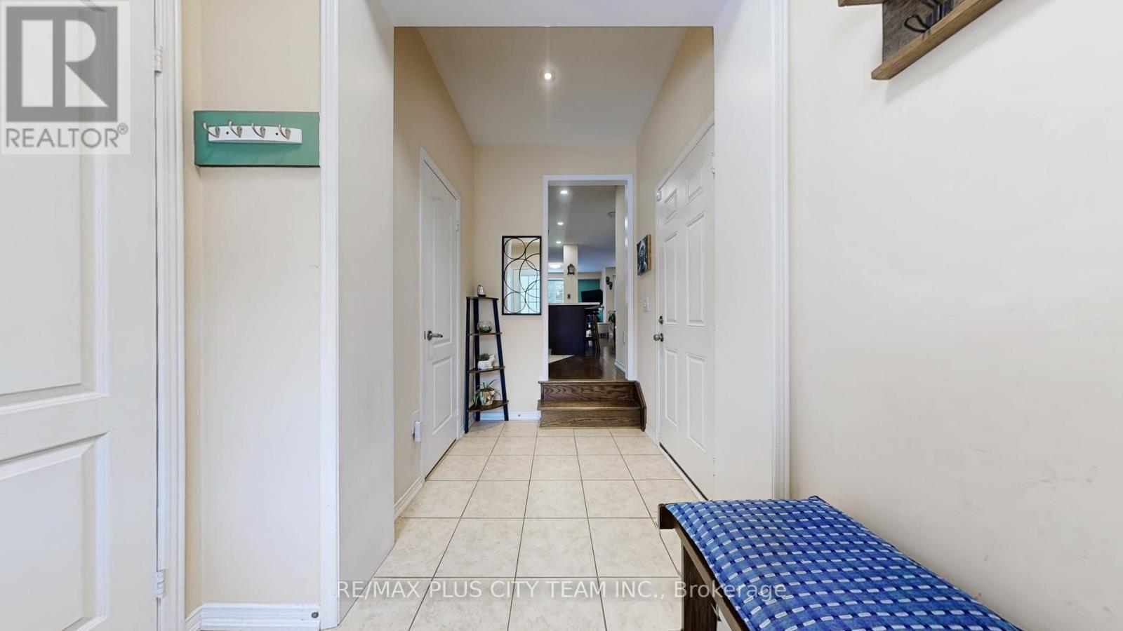 16 Edison Way, Whitby, ON - Indoor Photo Showing Other Room