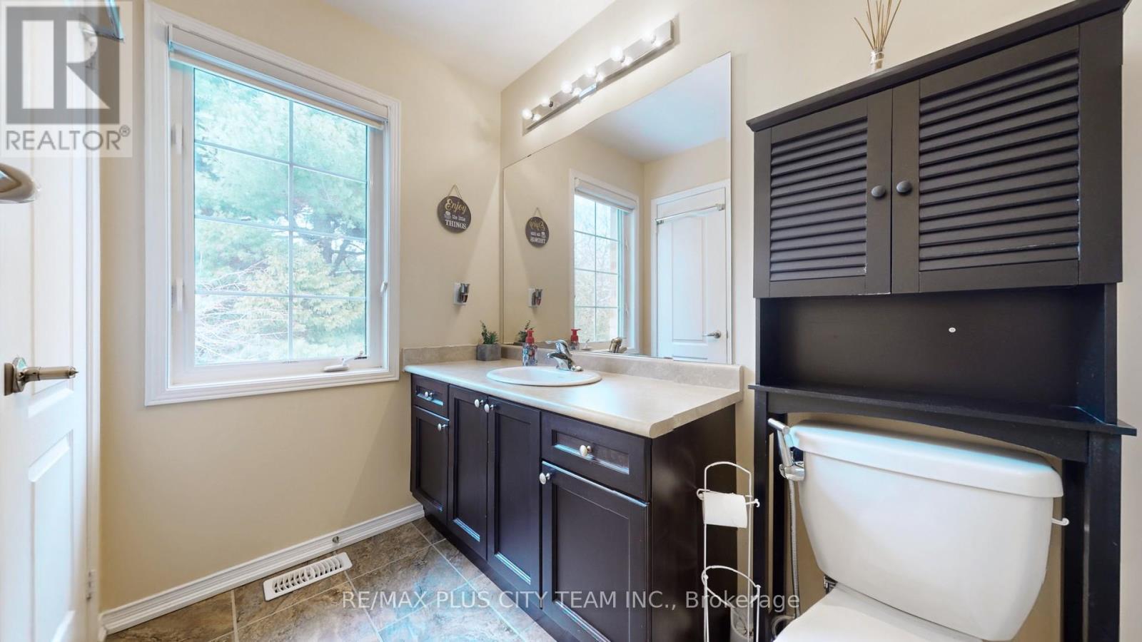 16 Edison Way, Whitby, ON - Indoor Photo Showing Bathroom