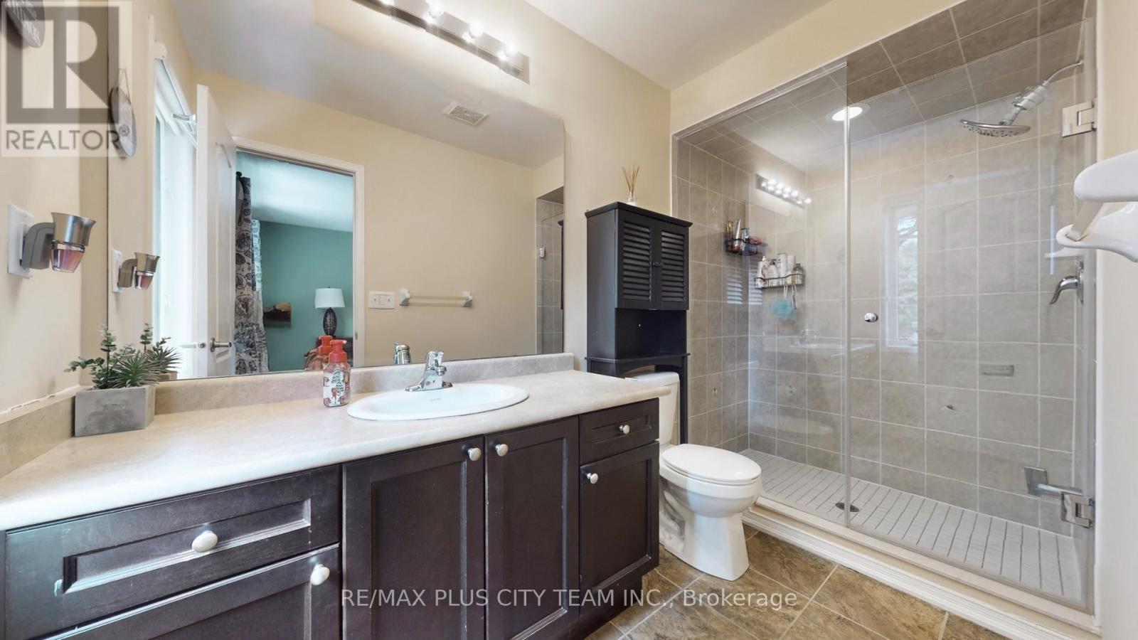 16 Edison Way, Whitby, ON - Indoor Photo Showing Bathroom