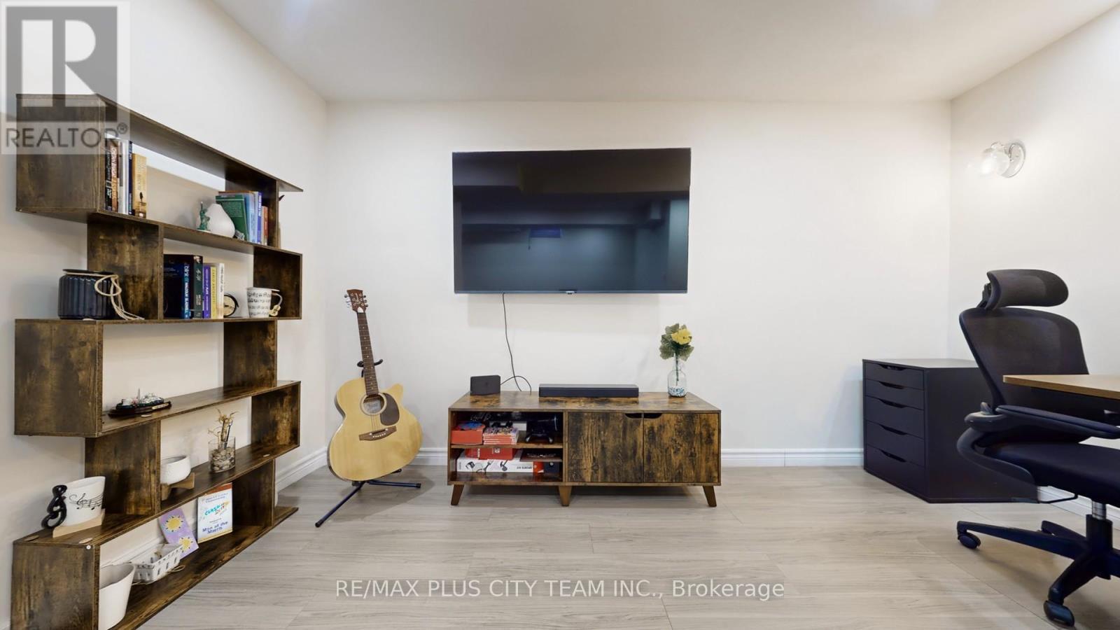 16 Edison Way, Whitby, ON - Indoor Photo Showing Other Room