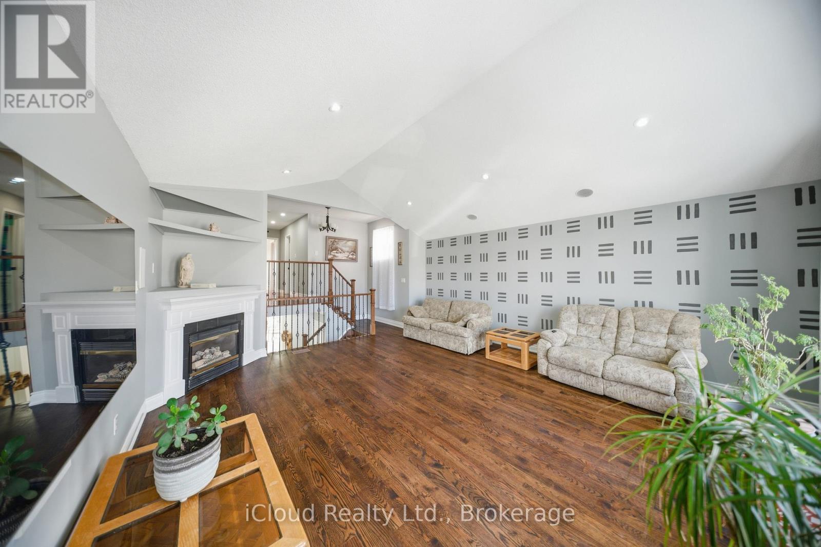 7389 Sandhurst Drive, Mississauga, ON - Indoor Photo Showing Other Room With Fireplace
