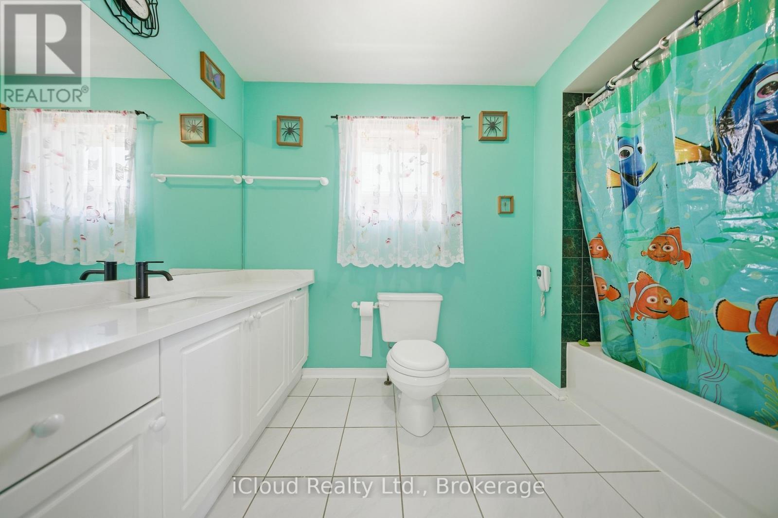 7389 Sandhurst Drive, Mississauga, ON - Indoor Photo Showing Bathroom
