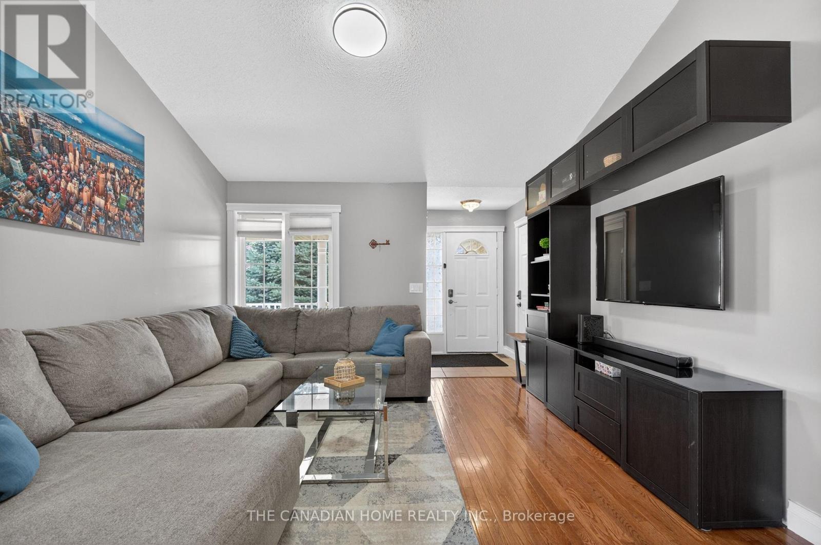 339 Kerwood Drive, Cambridge, ON - Indoor Photo Showing Living Room
