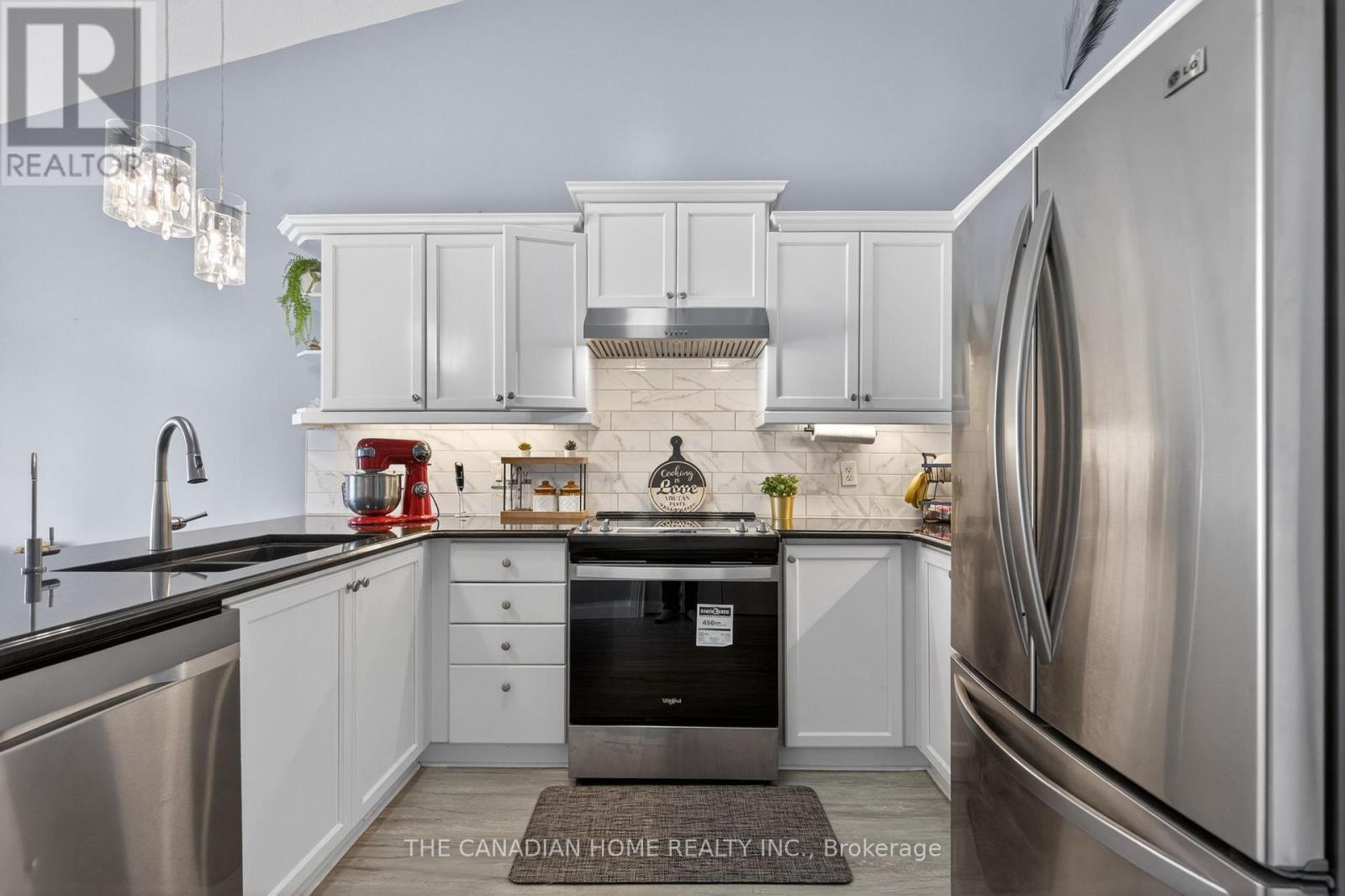 339 Kerwood Drive, Cambridge, ON - Indoor Photo Showing Kitchen With Stainless Steel Kitchen With Upgraded Kitchen