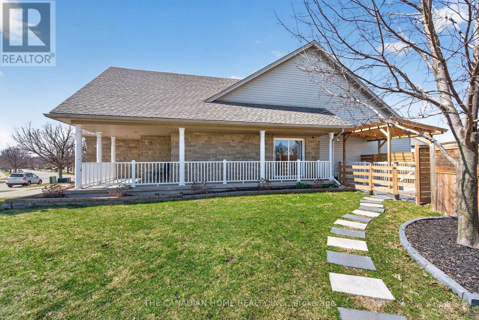 339 Kerwood Drive, Cambridge, ON - Outdoor With Deck Patio Veranda