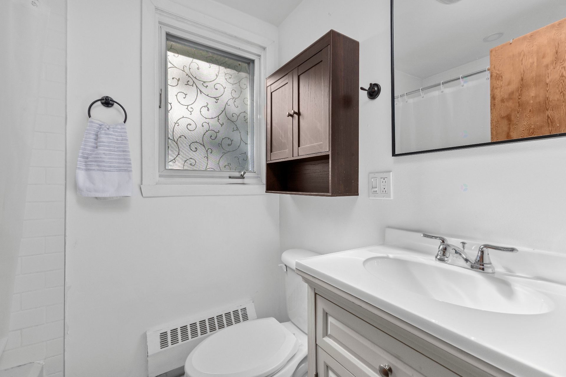 Bathroom - 122 Av. Windcrest, Pointe-Claire, QC - Indoor Photo Showing Bathroom