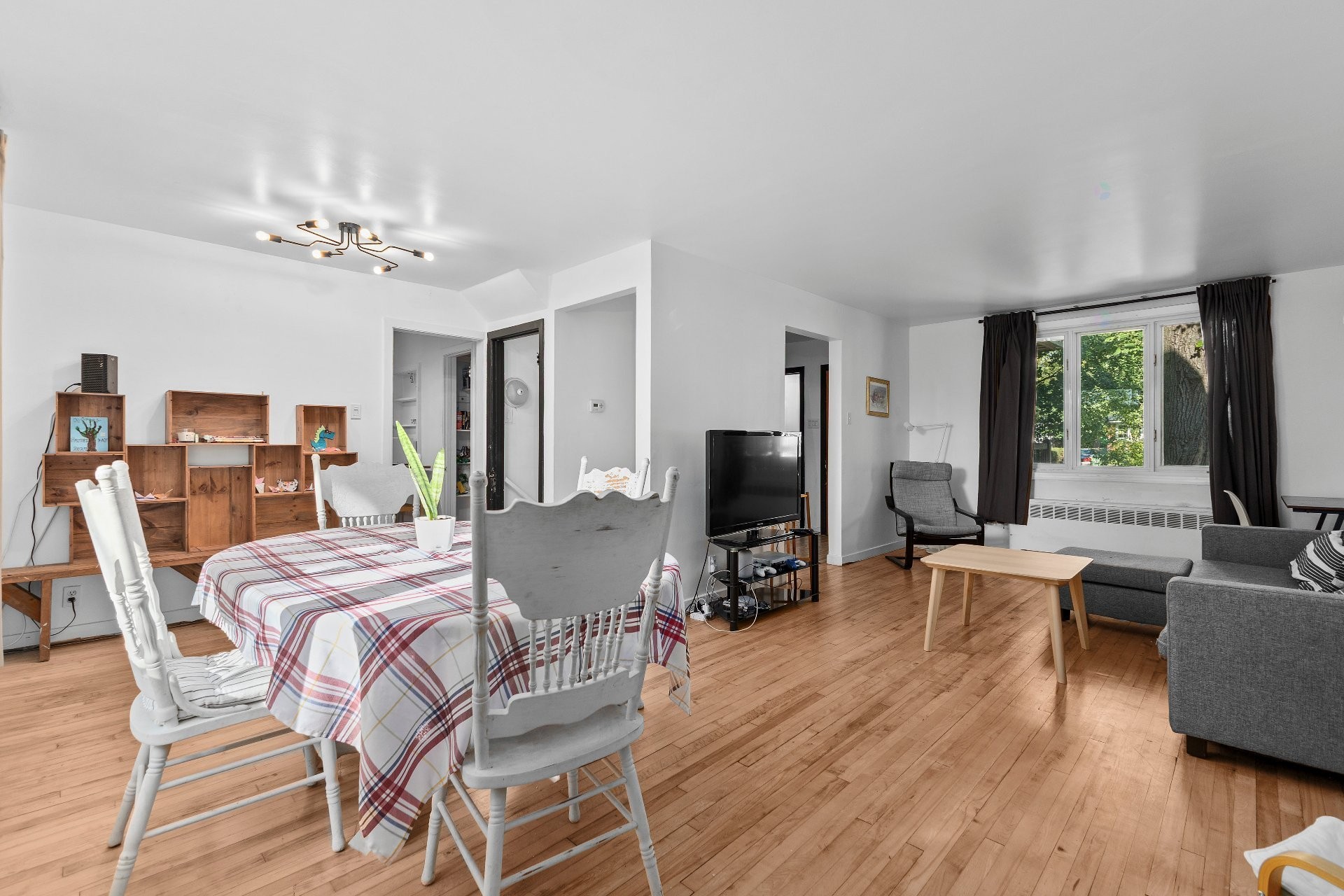 Dining Room - 122 Av. Windcrest, Pointe-Claire, QC - Indoor