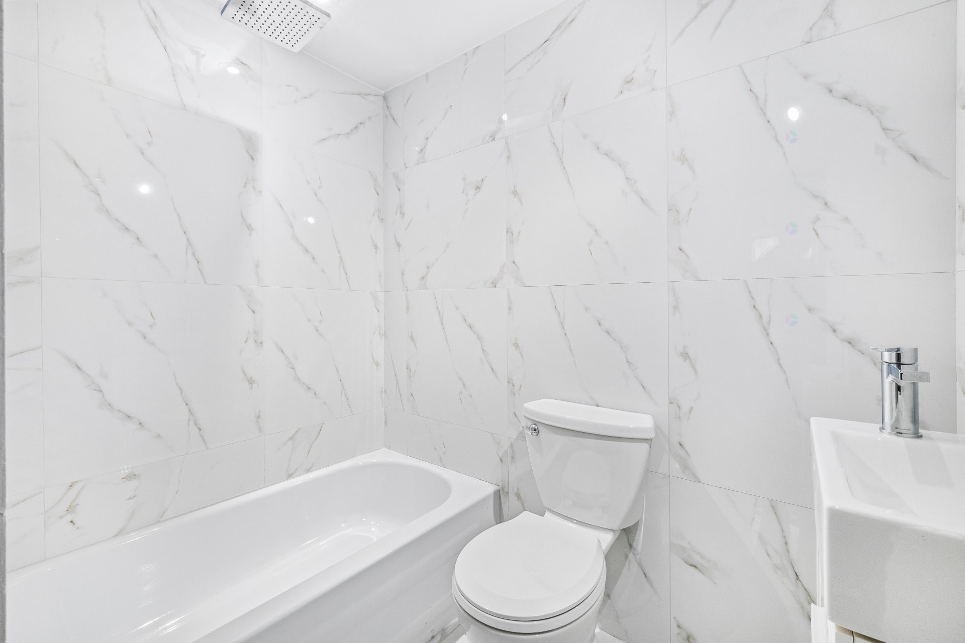 Bathroom - 12-2068 Av. Lincoln, Montréal (Ville-Marie), QC - Indoor Photo Showing Bathroom