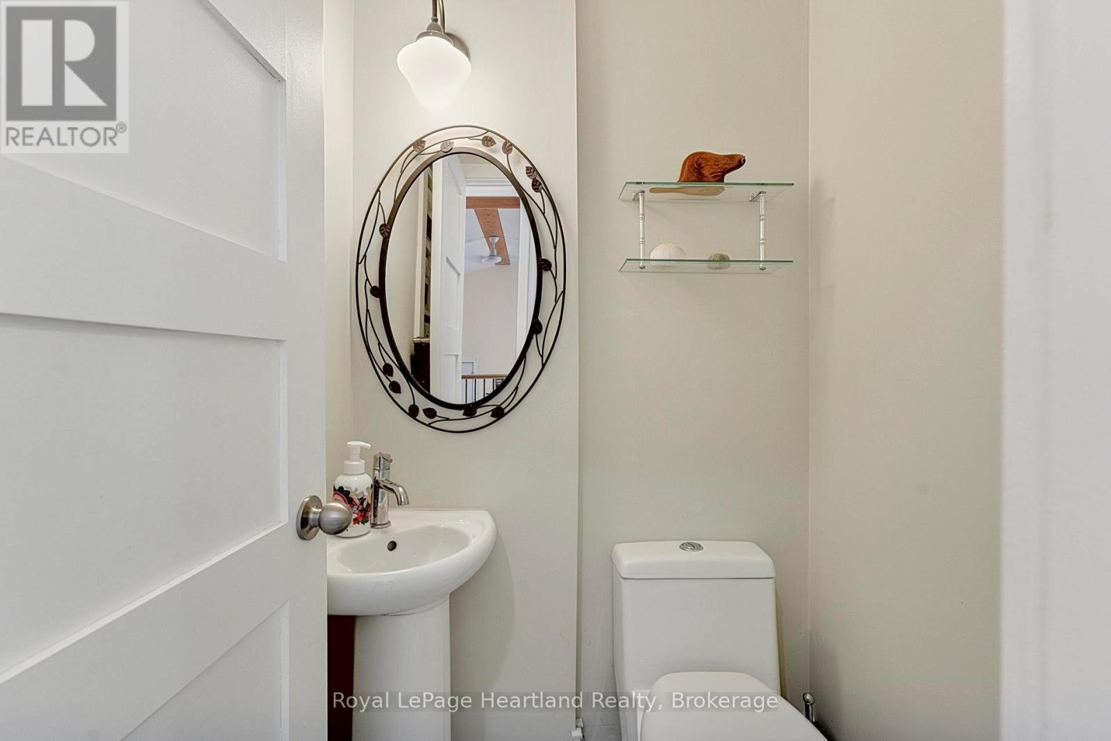 67 Elgin Avenue W, Goderich (Goderich (Town)), ON - Indoor Photo Showing Bathroom