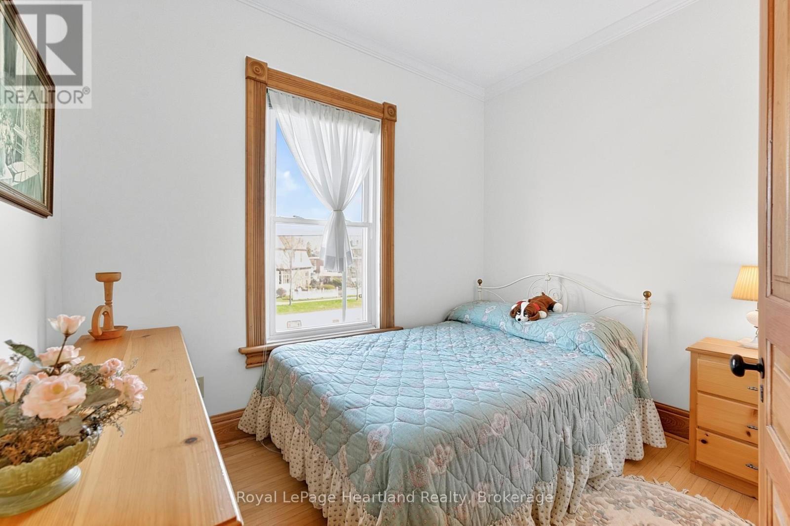67 Elgin Avenue W, Goderich (Goderich (Town)), ON - Indoor Photo Showing Bedroom