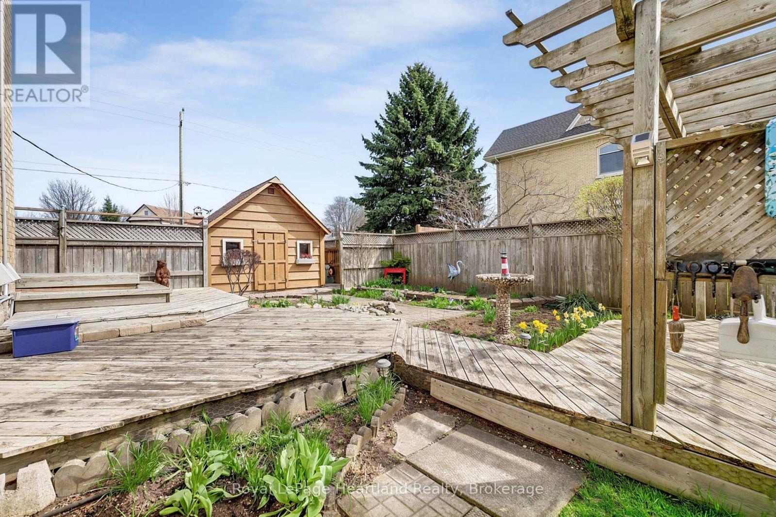 67 Elgin Avenue W, Goderich (Goderich (Town)), ON - Outdoor