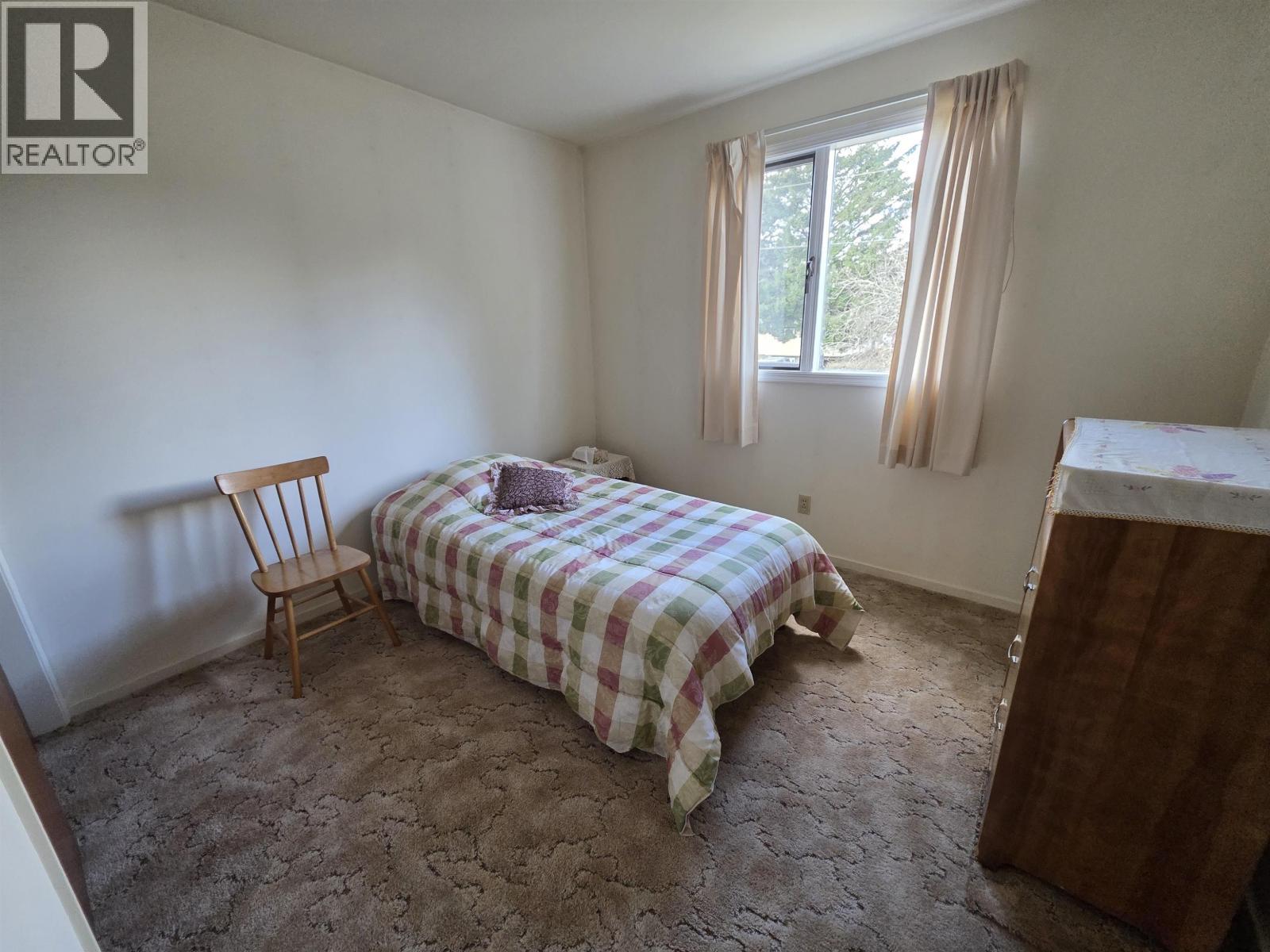 4815 Davis Avenue, Terrace, BC - Indoor Photo Showing Bedroom