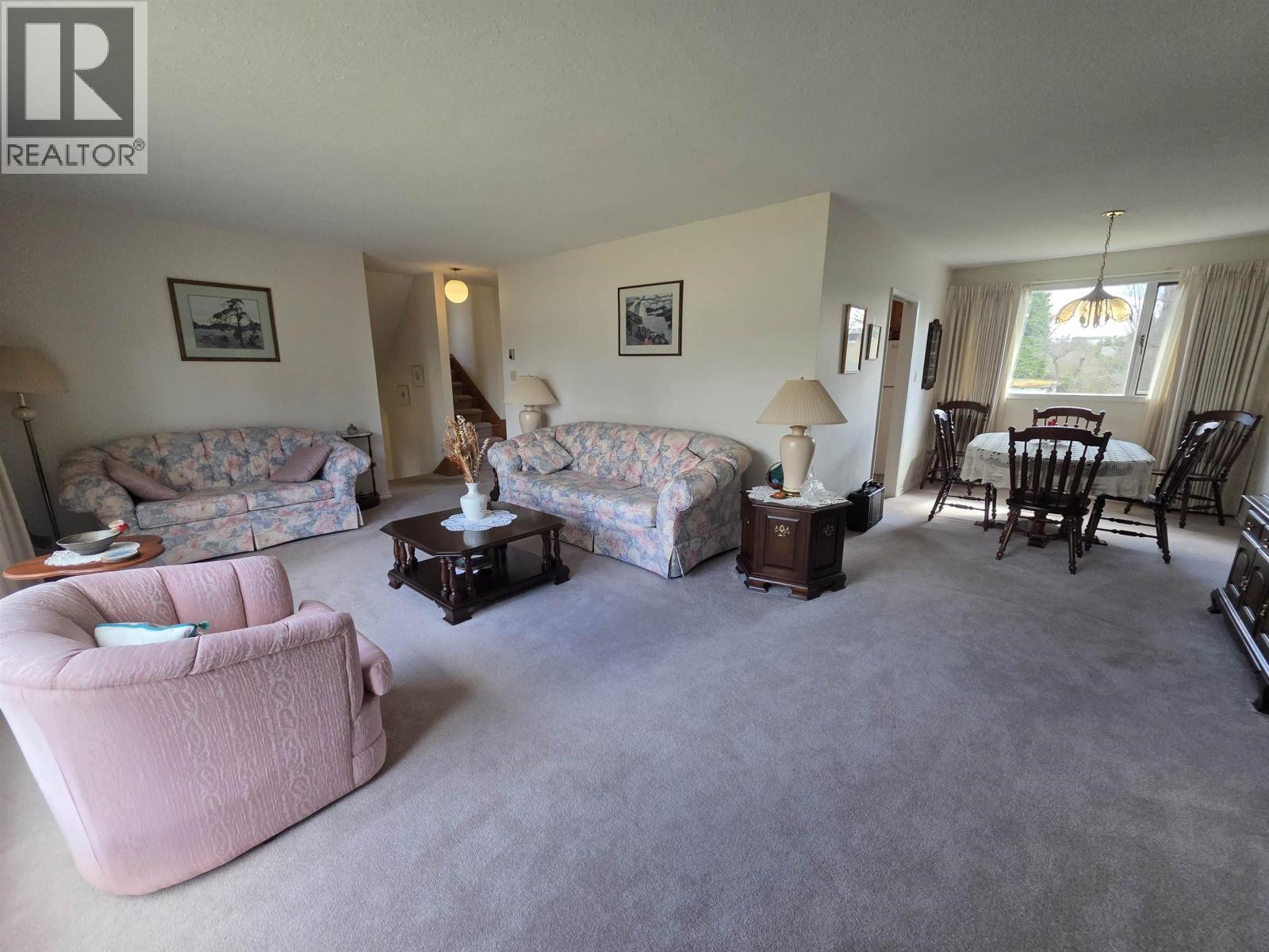 4815 Davis Avenue, Terrace, BC - Indoor Photo Showing Living Room