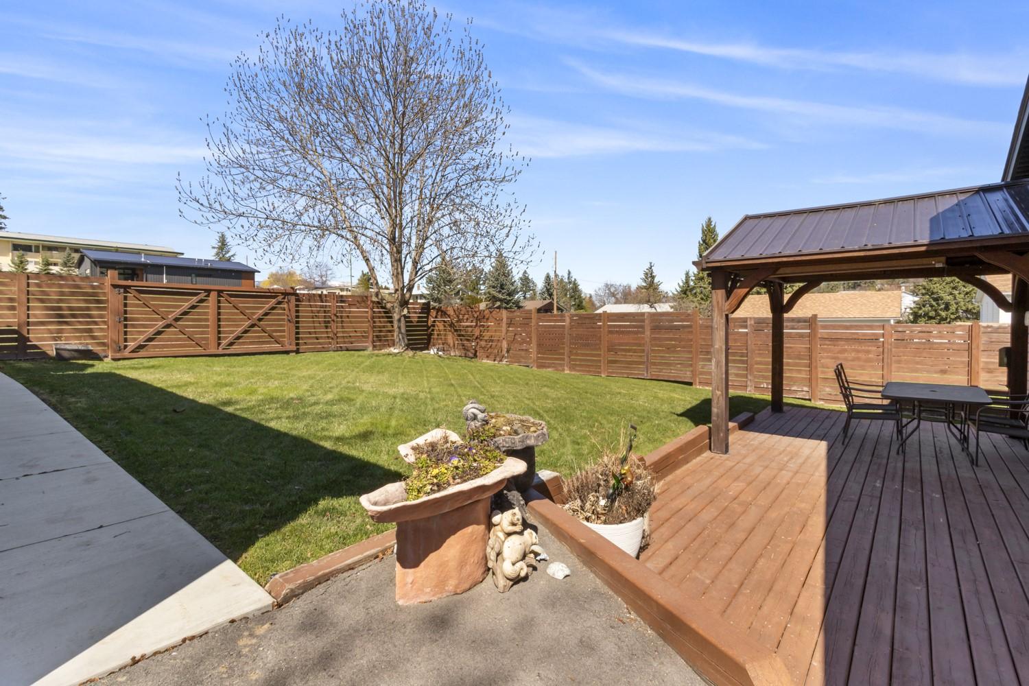 415 16Th Avenue, Creston, BC - Outdoor With Deck Patio Veranda