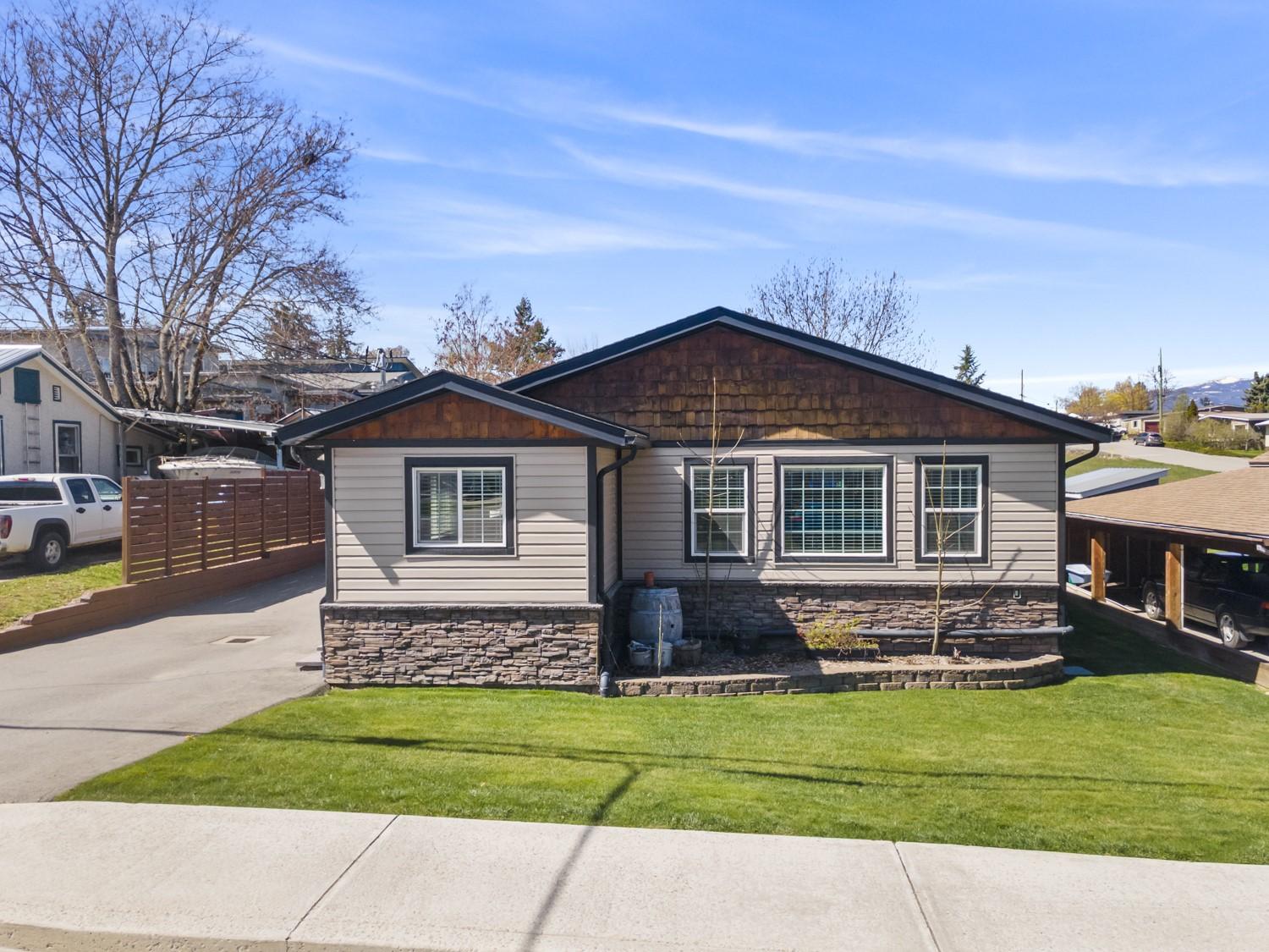 415 16Th Avenue, Creston, BC - Outdoor