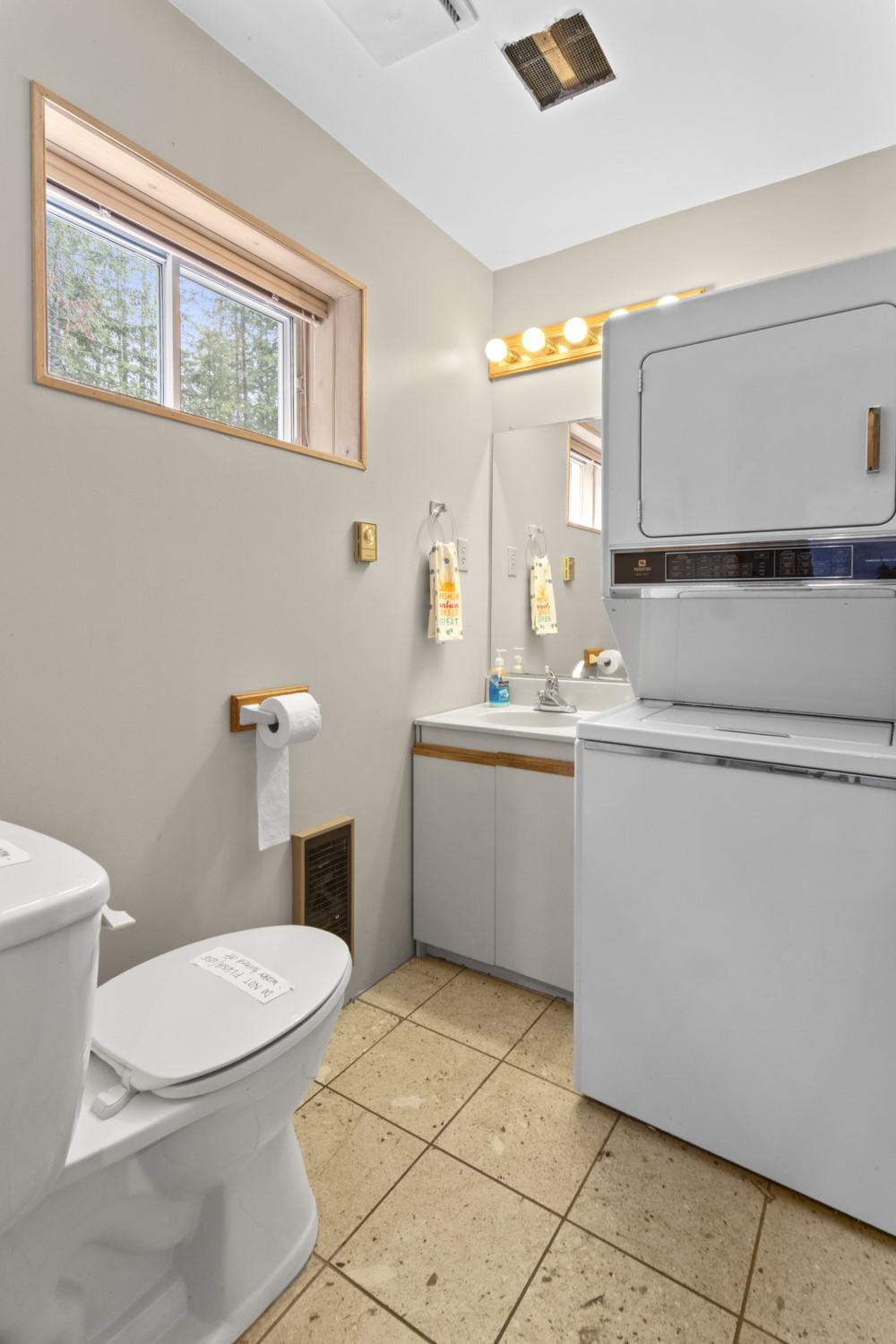 13507 3A Highway, Boswell, BC - Indoor Photo Showing Laundry Room