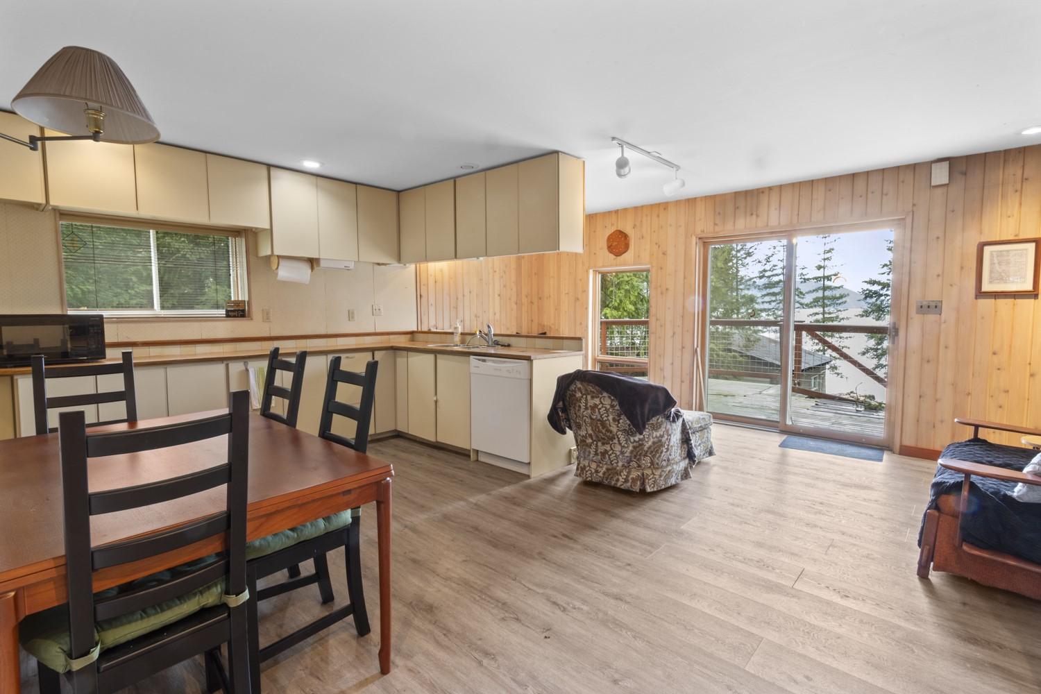 13507 3A Highway, Boswell, BC - Indoor