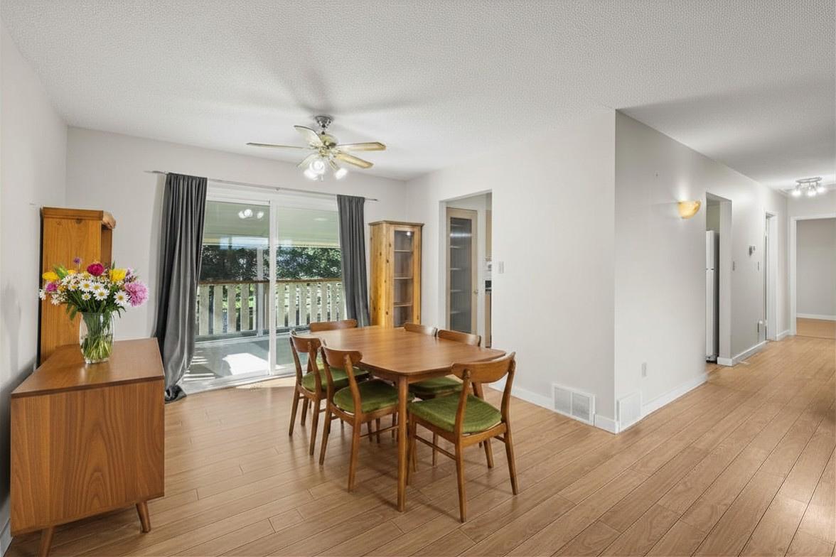 2085 Ruby Road, Kelowna, BC - Indoor Photo Showing Dining Room