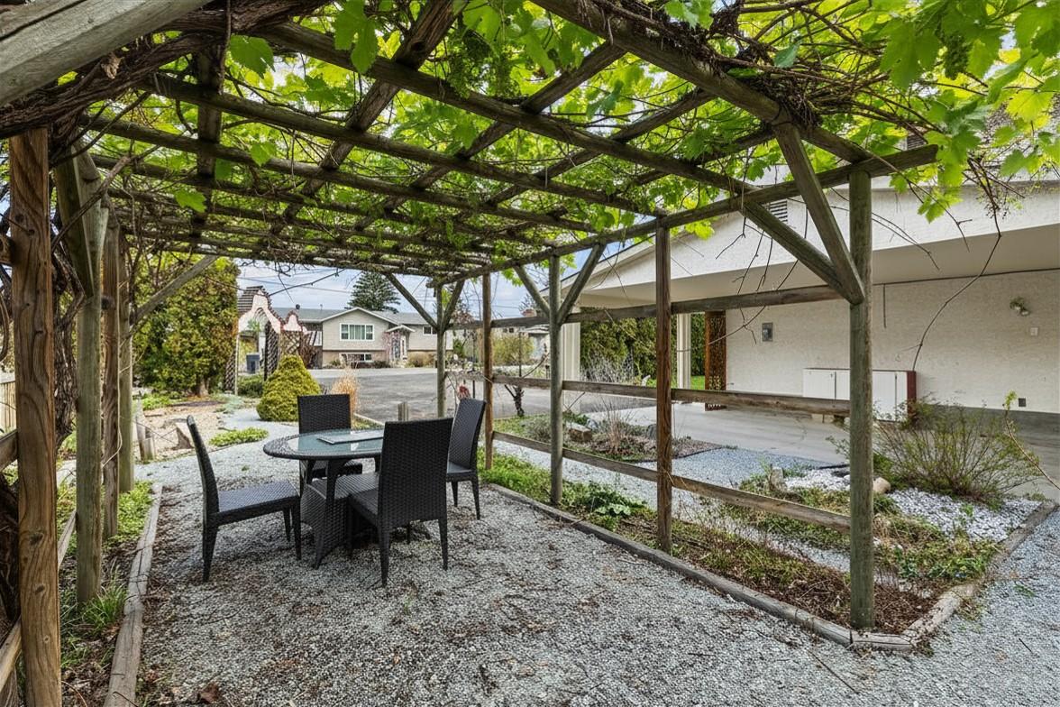 2085 Ruby Road, Kelowna, BC - Outdoor With Deck Patio Veranda With Exterior