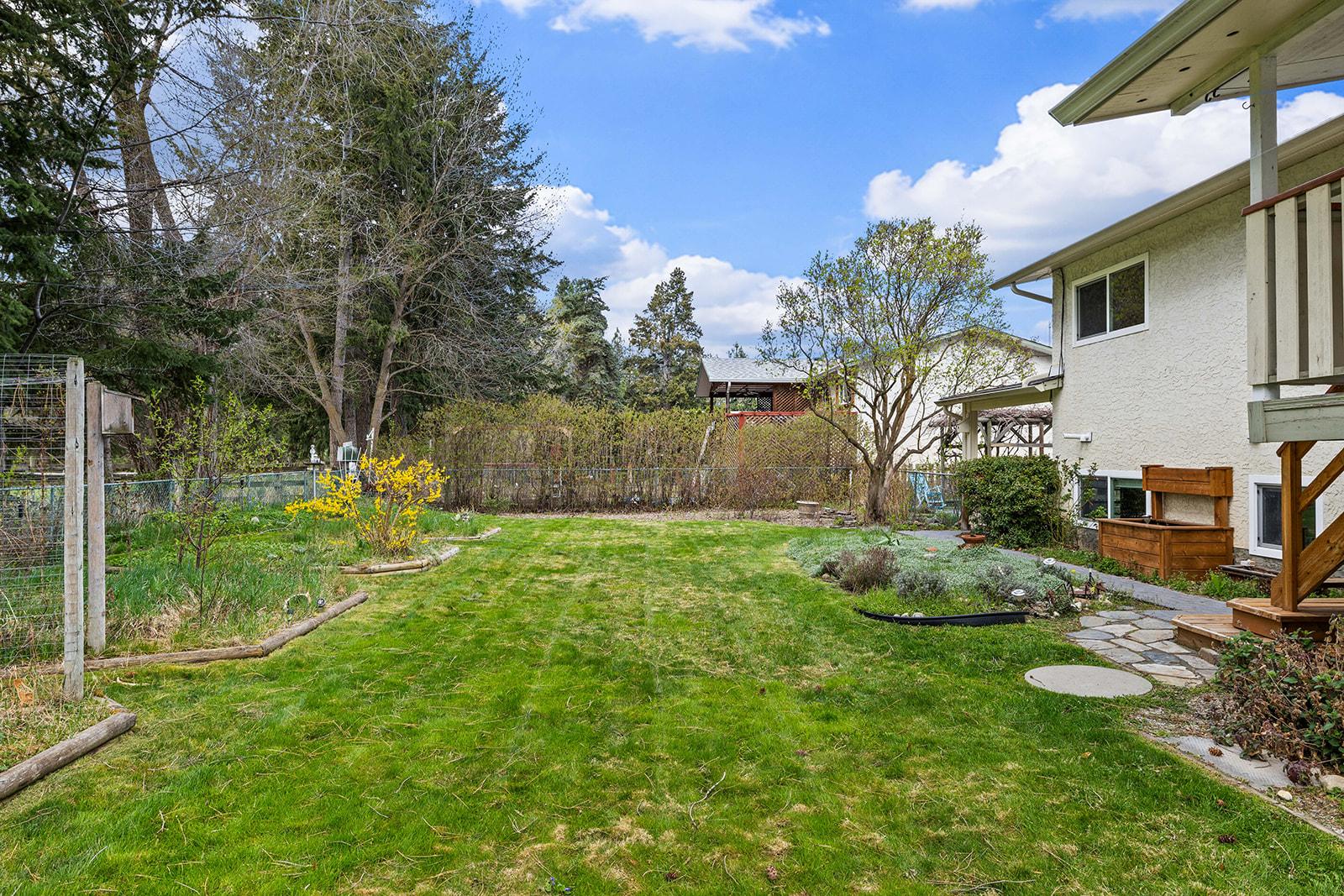 2085 Ruby Road, Kelowna, BC - Outdoor
