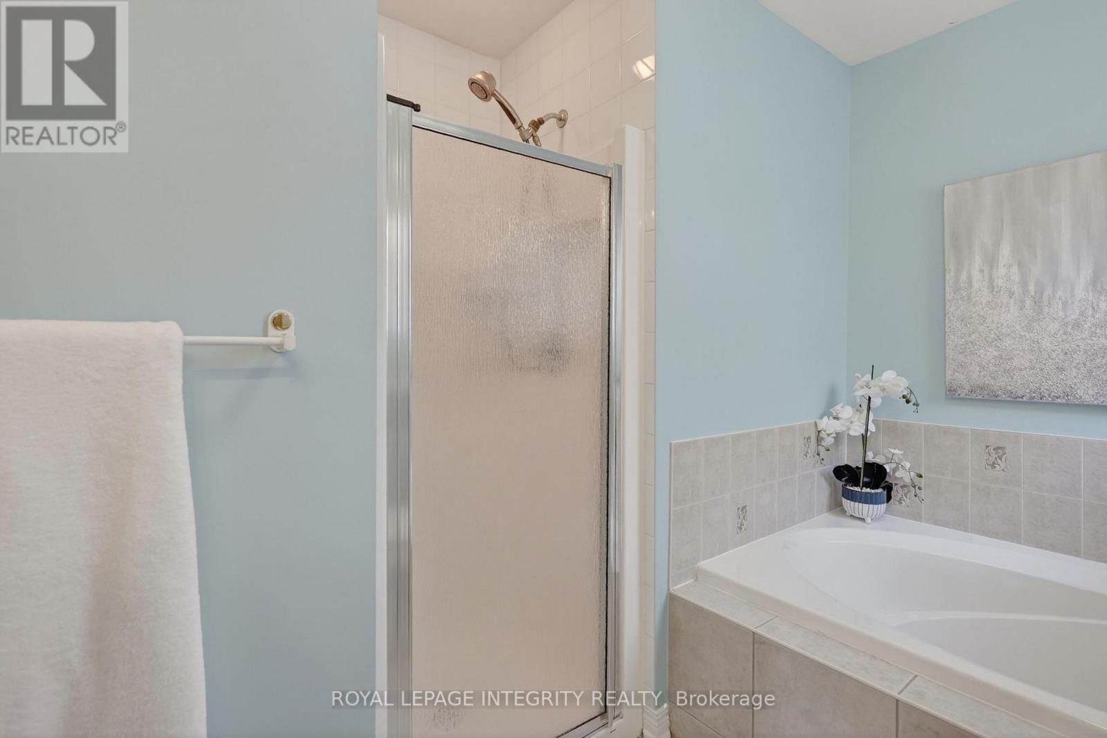 33 Grammercy Park, Ottawa, ON - Indoor Photo Showing Bathroom