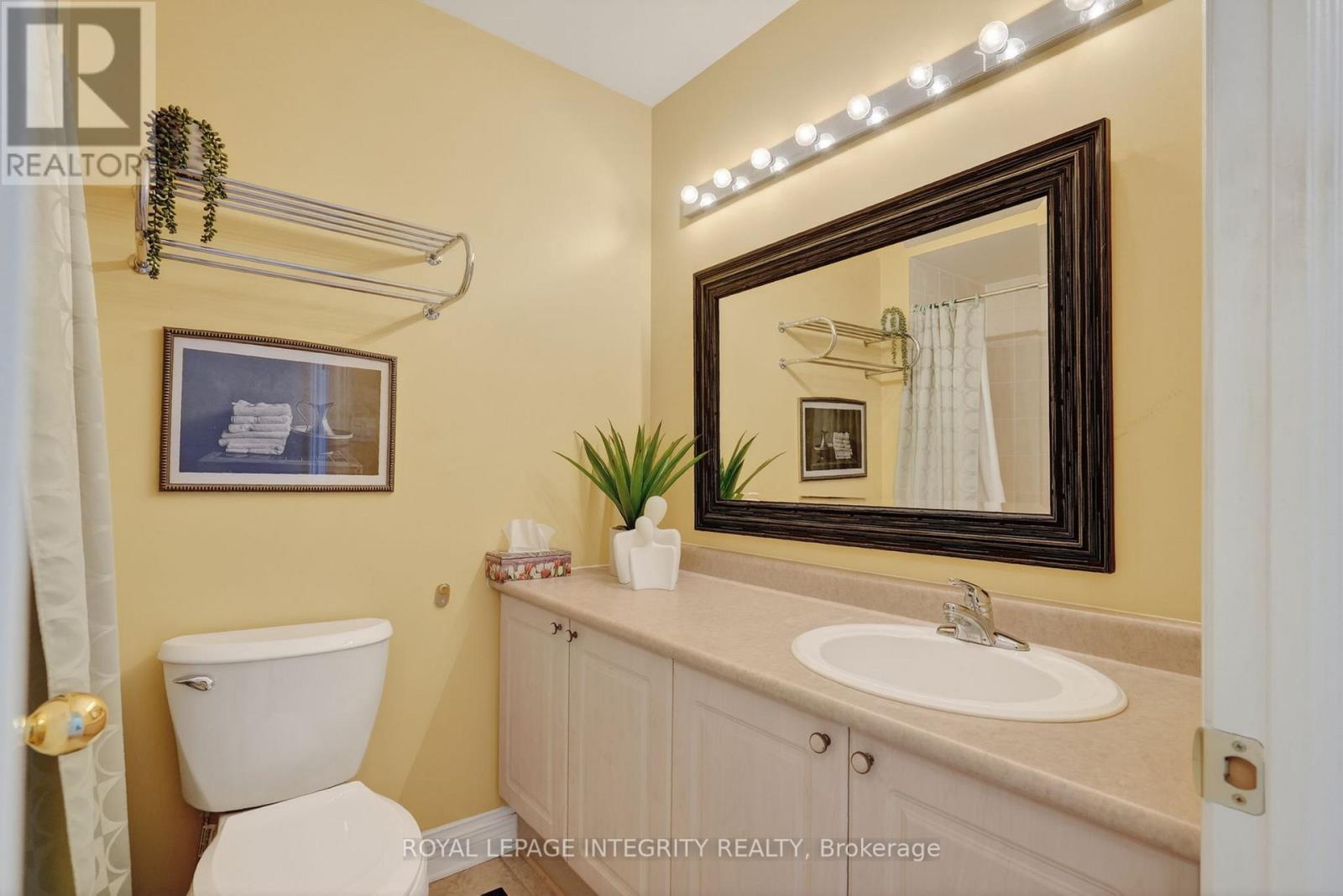 33 Grammercy Park, Ottawa, ON - Indoor Photo Showing Bathroom