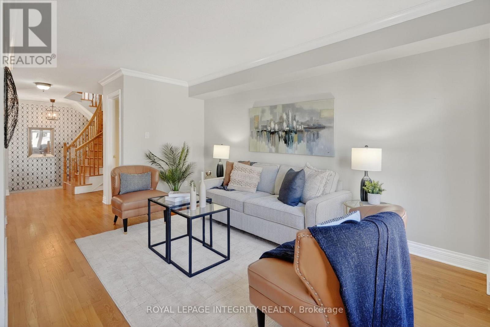 33 Grammercy Park, Ottawa, ON - Indoor Photo Showing Living Room