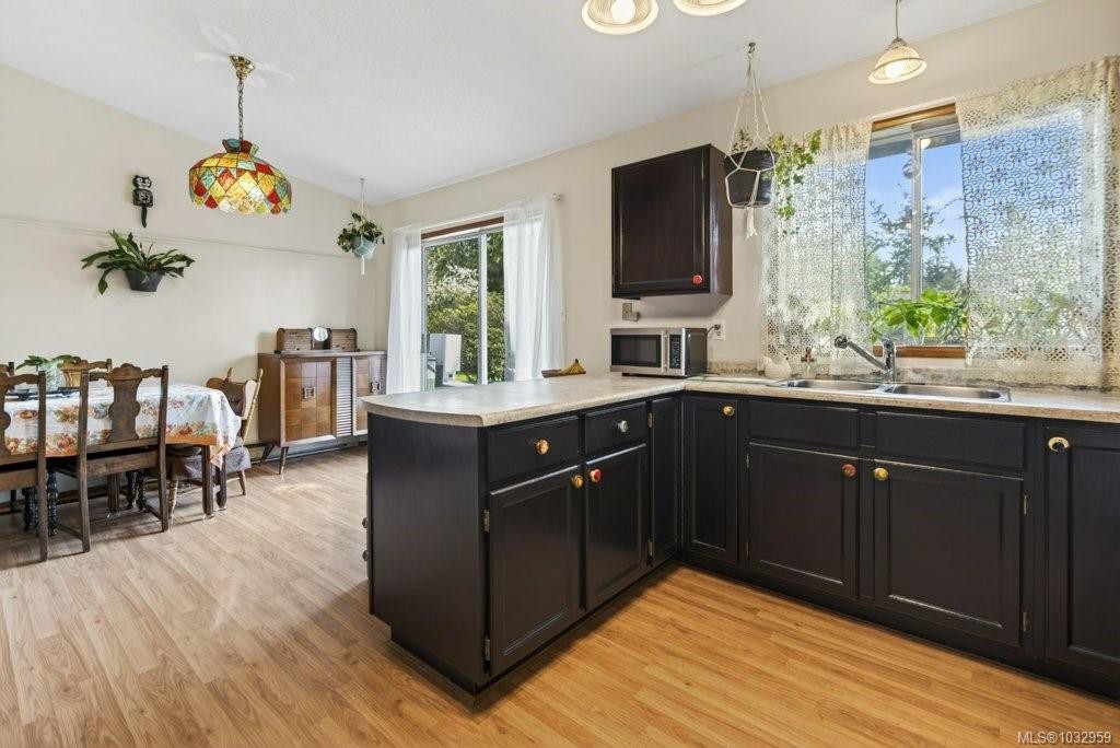642 Somenos Dr, Comox, BC