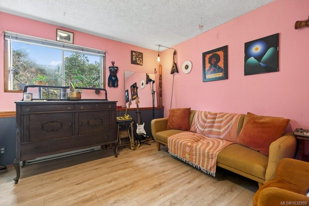 642 Somenos Dr, Comox, BC