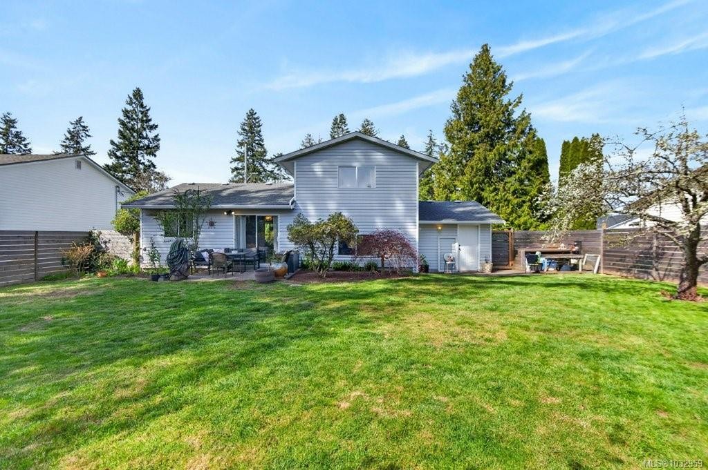 642 Somenos Dr, Comox, BC