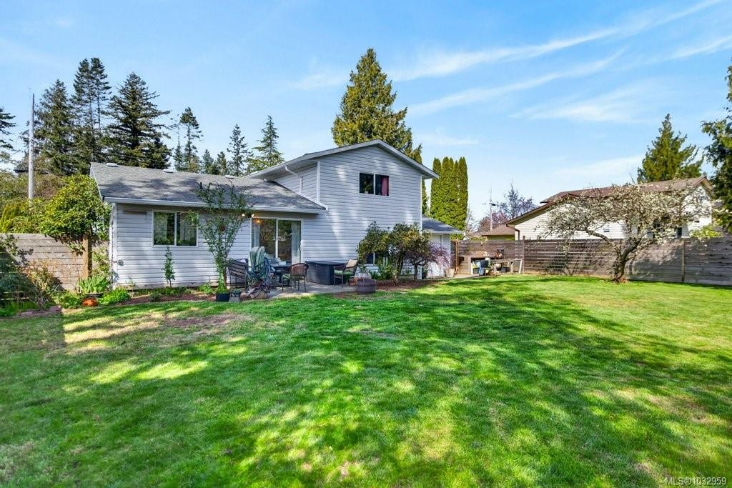 642 Somenos Dr, Comox, BC