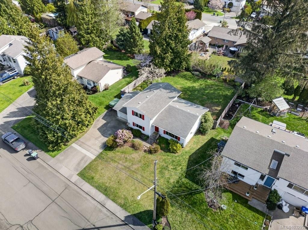 642 Somenos Dr, Comox, BC